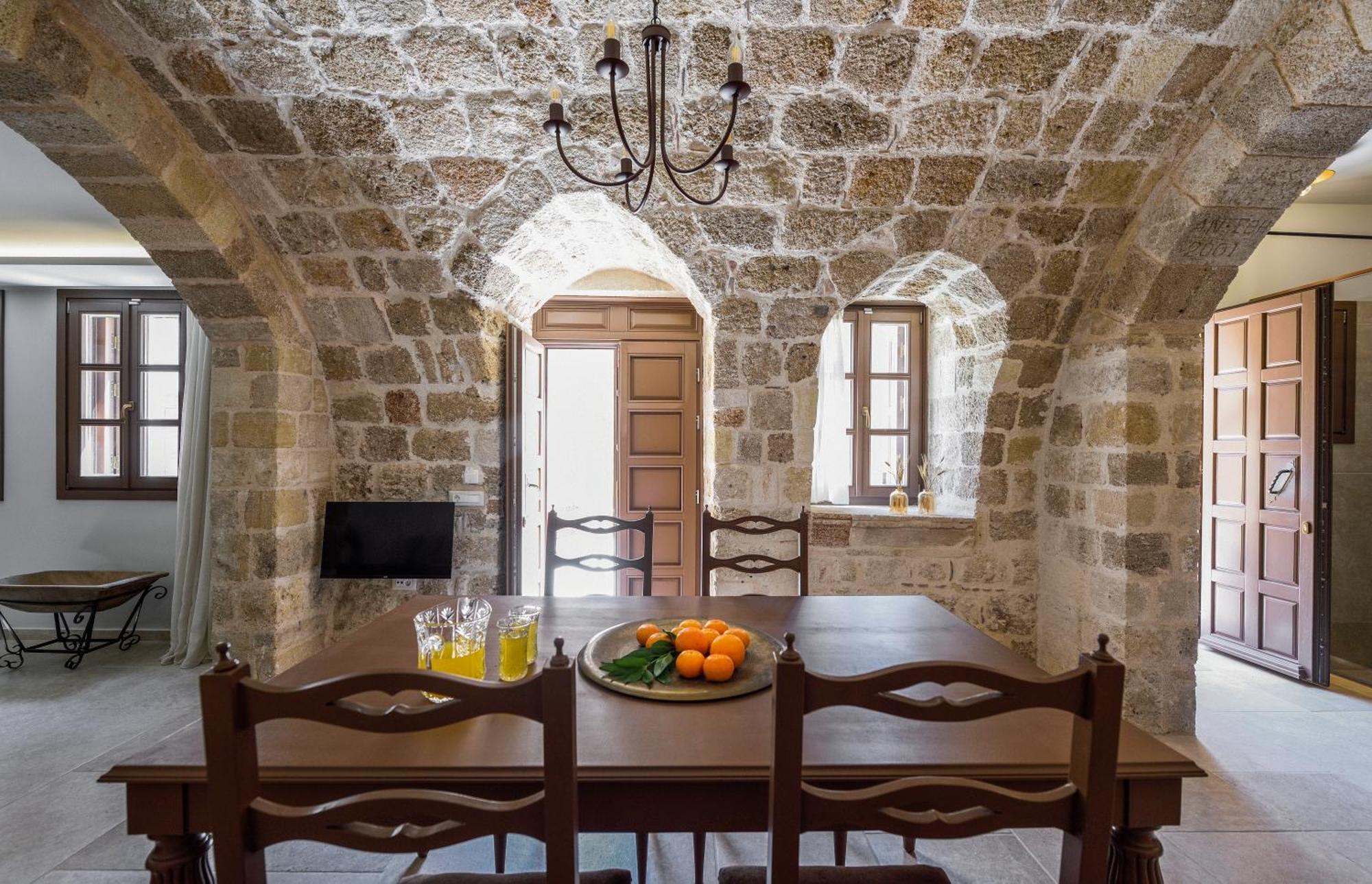 Spanish Knights Inn Rhodes City Exterior photo