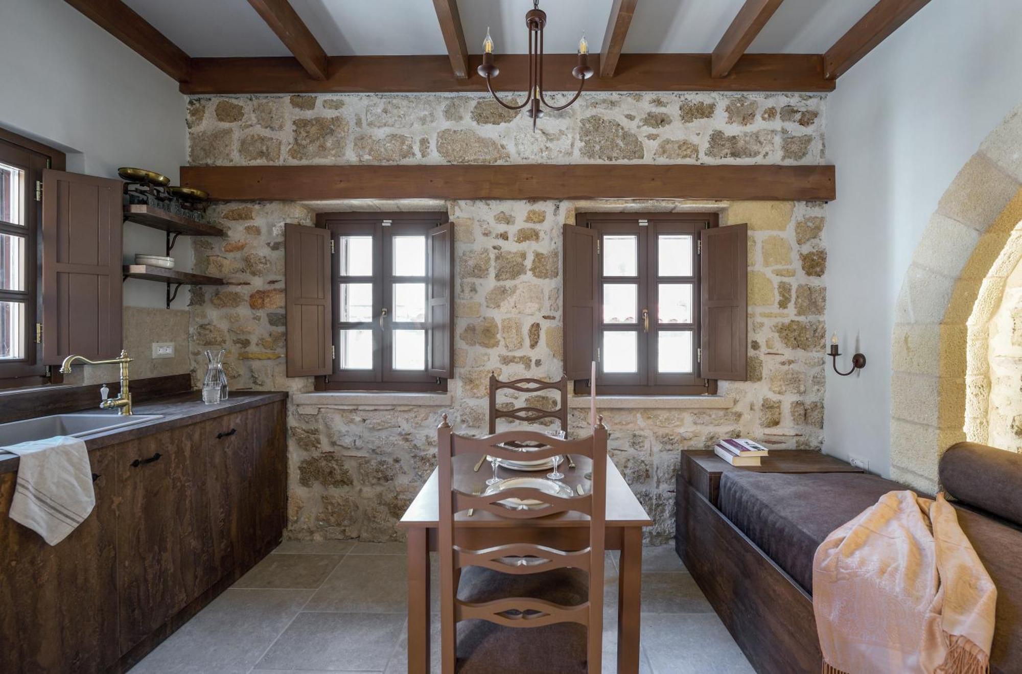 Spanish Knights Inn Rhodes City Room photo