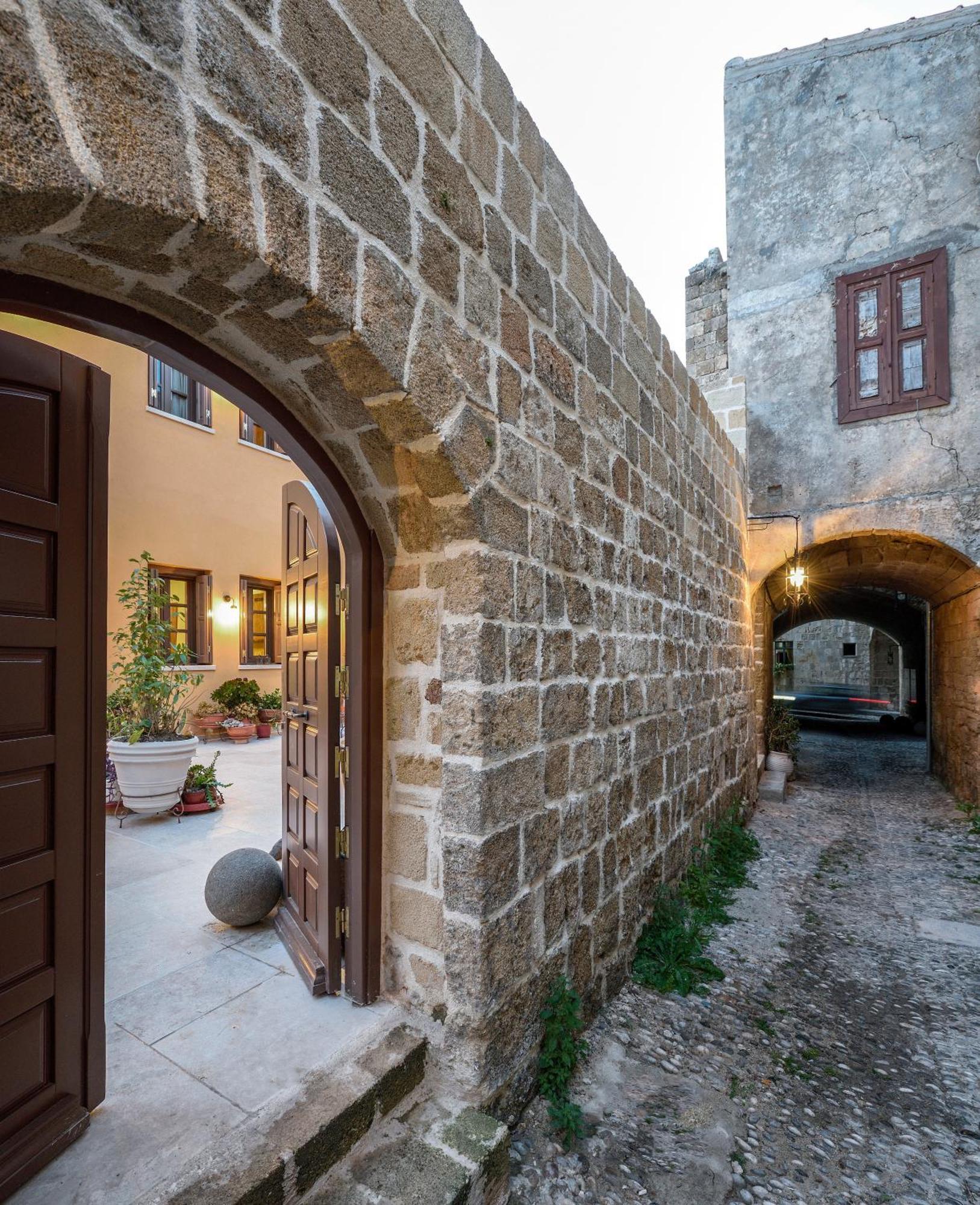 Spanish Knights Inn Rhodes City Exterior photo
