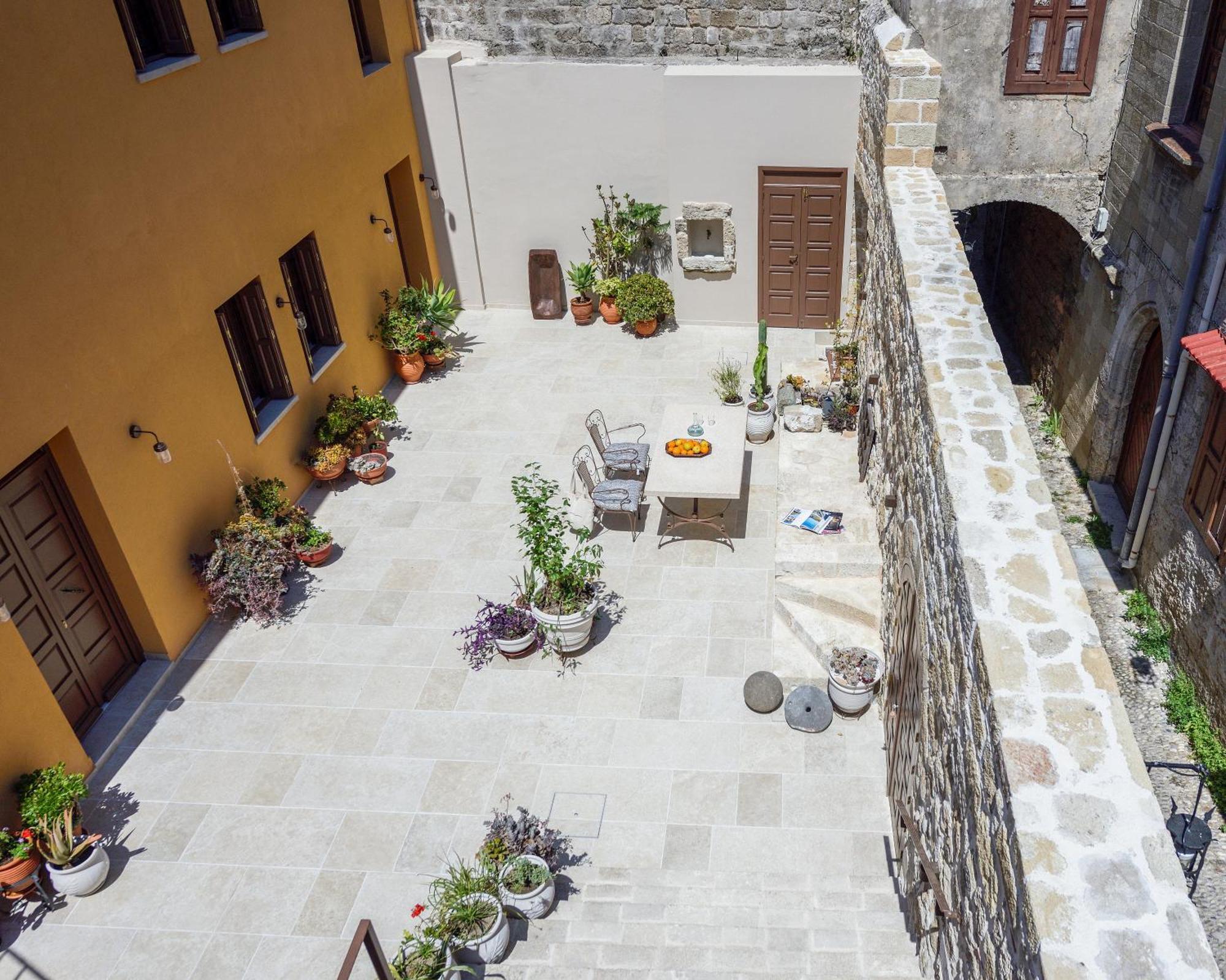 Spanish Knights Inn Rhodes City Exterior photo